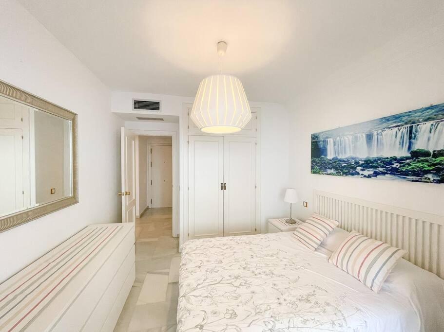 Seafront Apartment With Direct Access To The Beach トレモリノス エクステリア 写真