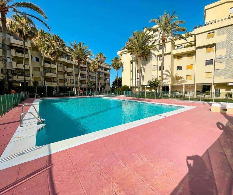 Seafront Apartment With Direct Access To The Beach トレモリノス エクステリア 写真