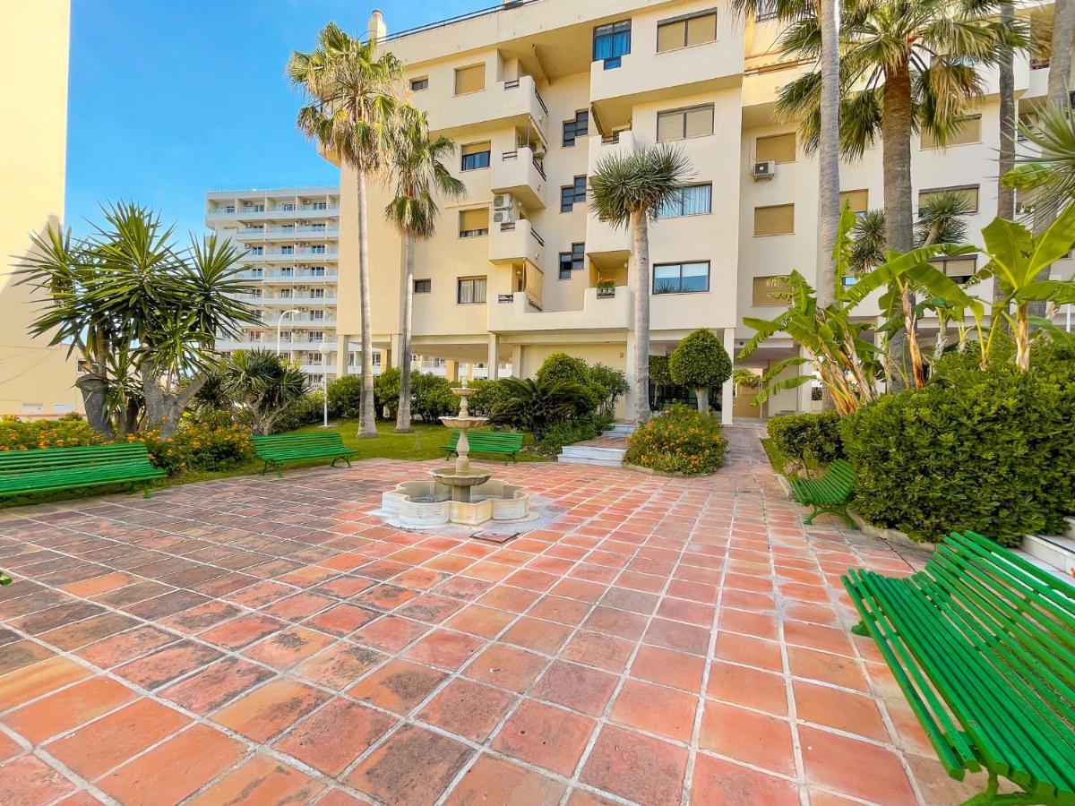 Seafront Apartment With Direct Access To The Beach トレモリノス エクステリア 写真