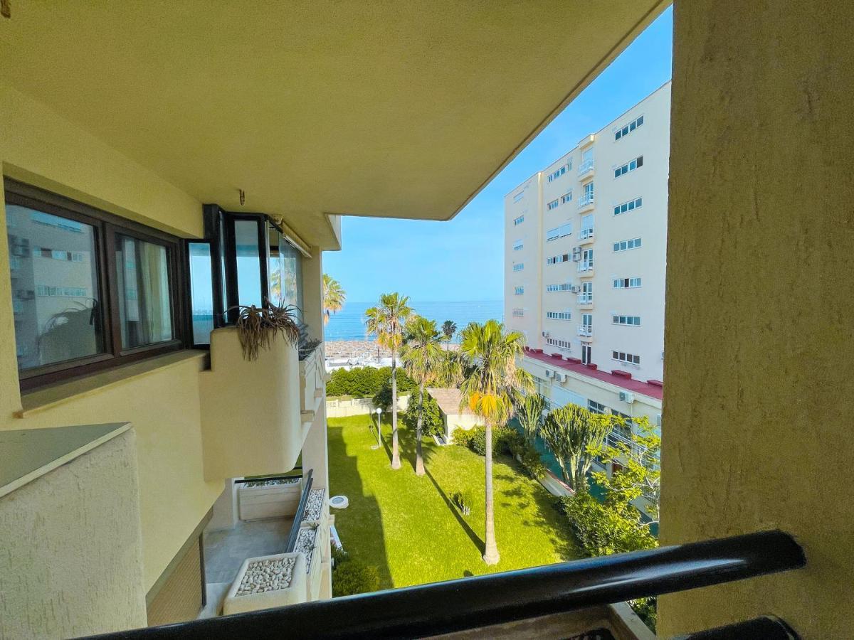 Seafront Apartment With Direct Access To The Beach トレモリノス エクステリア 写真